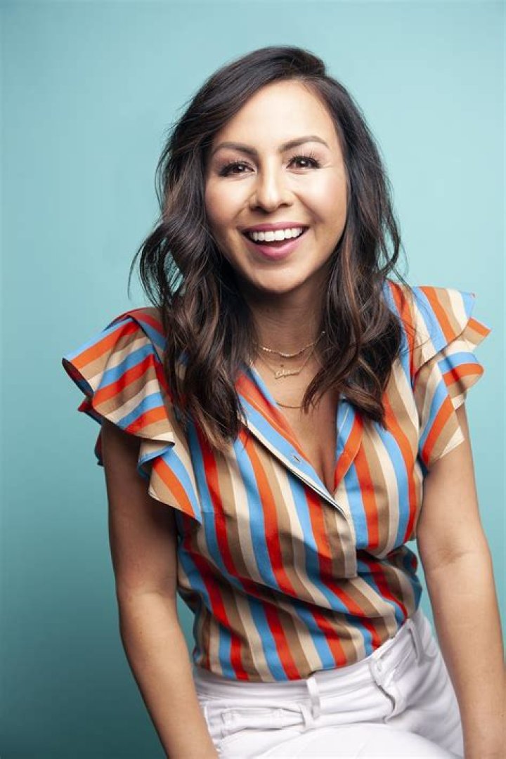 Anjelah Johnson - Bio, Age, Net Worth, Height, Married, Nationality, Body Measurement, Career