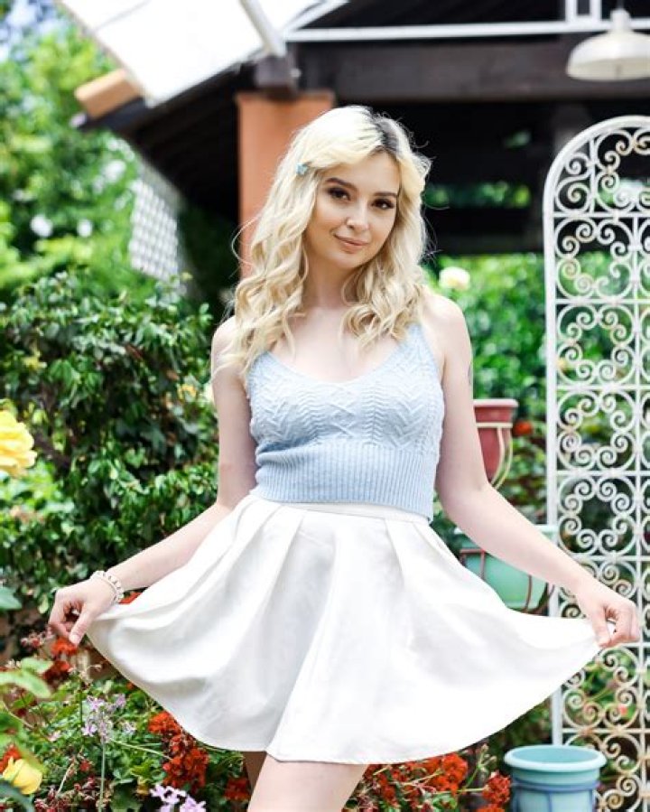 Anna Lore - Bio, Age, Net Worth, Height, In Relation, Nationality, Instagram
