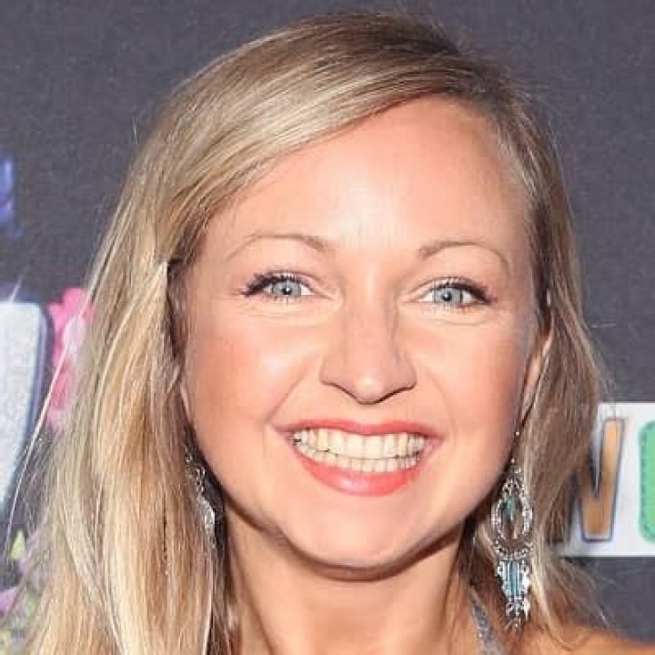 Ashleigh Ball - Bio, Age, Career, Height, Net Worth, Facts