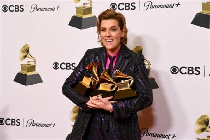Brandi Carlile - Bio, Age, Net Worth, Height, Single, Nationality, Instagram