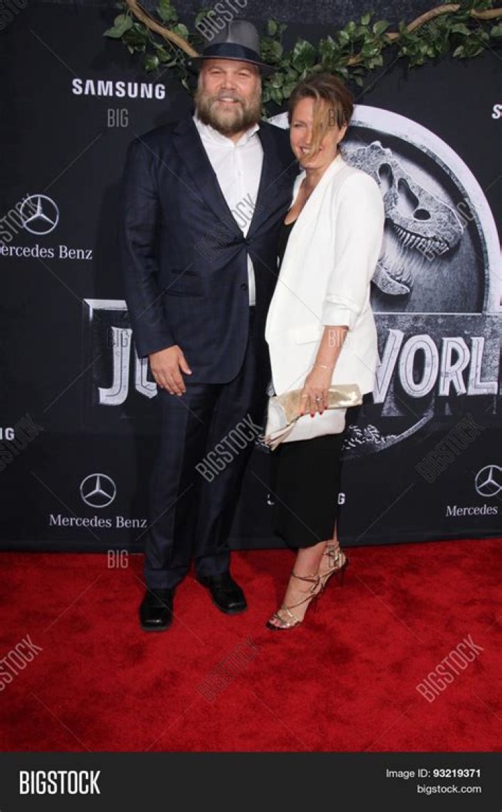 Carin Van Der Donk - Bio, Age, Height, Married, Nationality, Wiki, Career