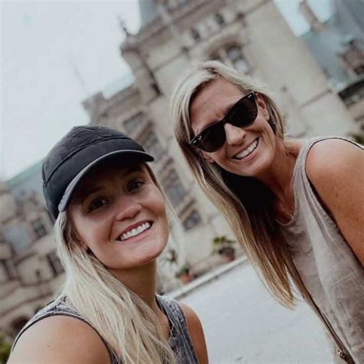 Chelsea Laden - Bio, Age, Net Worth, Height, In Relation, Nationality, Body Measurement, Career