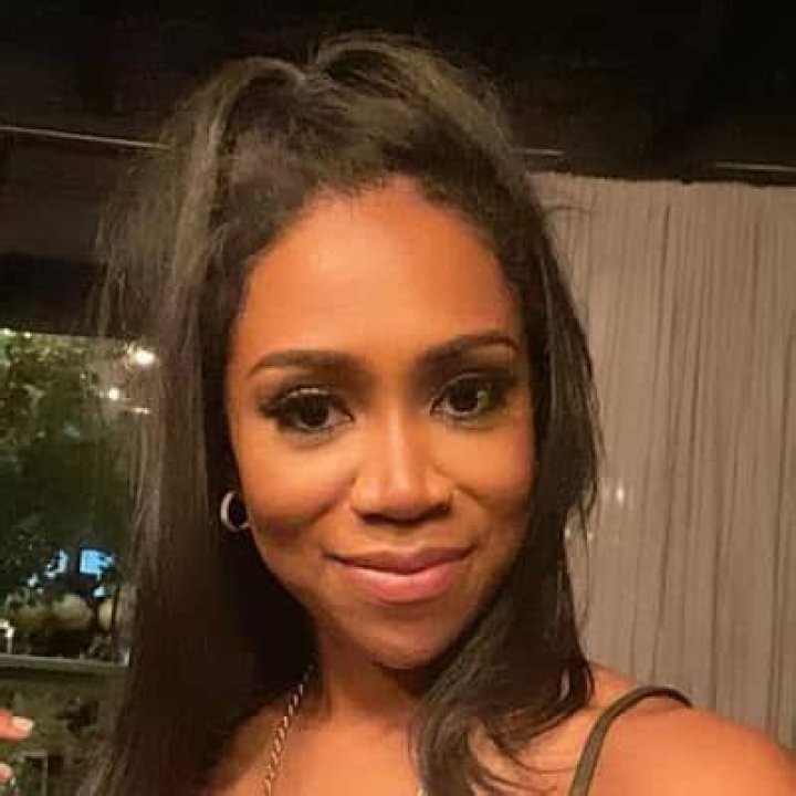 Christie Ileto - Bio, Age, Net Worth, Salary, Height, Married, Nationality, Body Measurement, Career