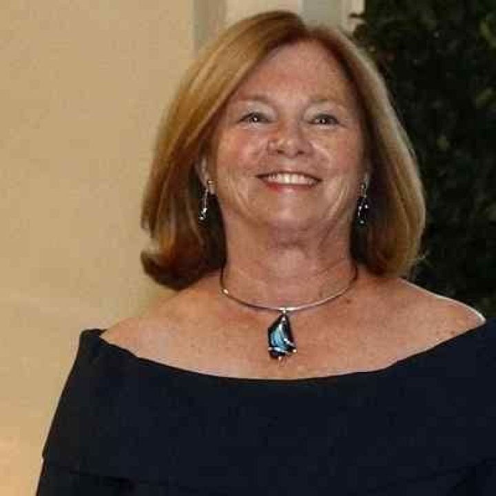 Christine Barr - Bio, Age, Net Worth, Height, Widow, Nationality, Body Measurement, Career