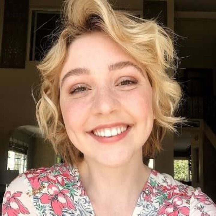 Cozi Zuehlsdorff - Bio, Age, Net Worth, Height, Single, Nationality, Career