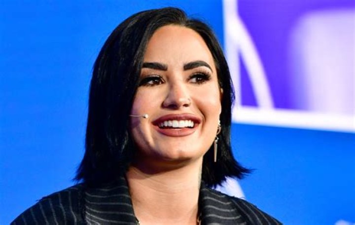 Demi Lovato - Bio, Age, Net Worth, Single, Nationality, Career