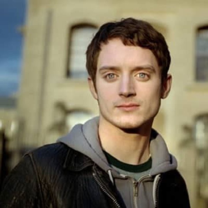 Elijah Wood - Bio, Age, Height, Nationality, Net Worth, Facts