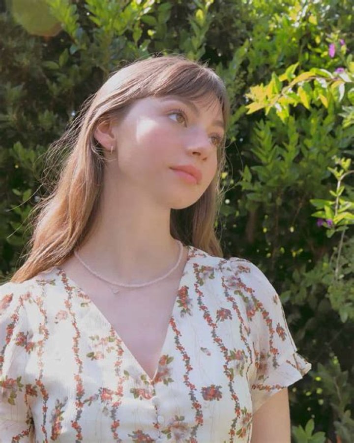 Elizabeth Donzis - Bio, Age, Single, Nationality, Body Measurement, Wiki