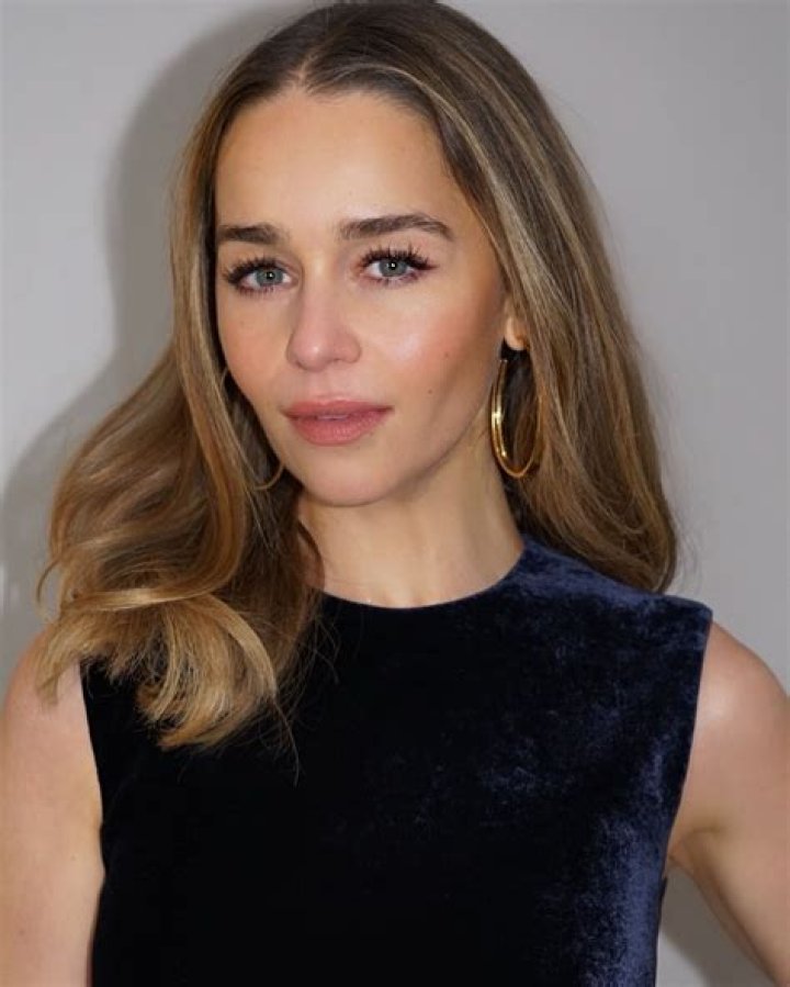 Emilia Clarke - Bio, Age, Net Worth, Salary, Height, Single, Nationality, Body Measurement, Career