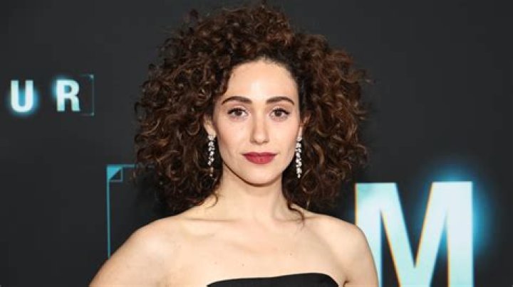 Emmy Rossum - Bio, Age, Height, Single, Nationality, Career, Instagram