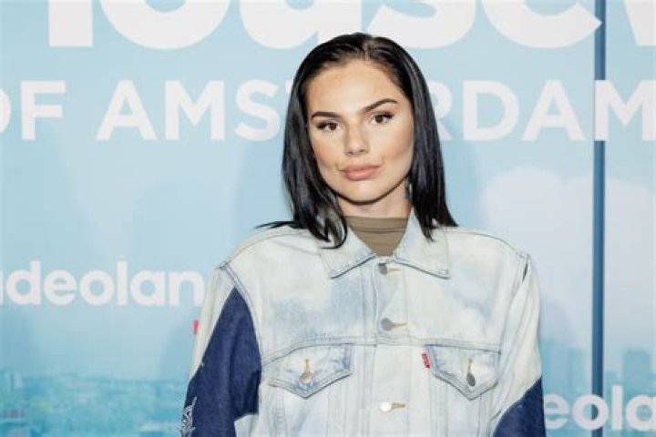 Famke Louise - Bio, Age, Net Worth, Height, Single, Nationality, Wiki