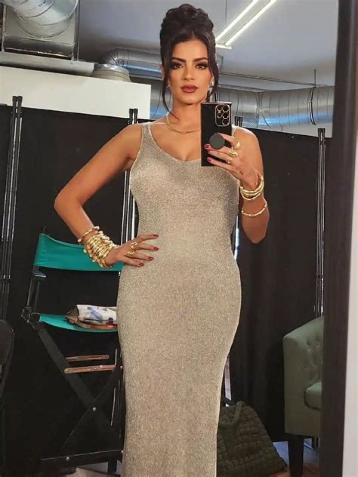 Golnesa Gharachedaghi - Bio, Age, Net Worth, Height, Single, Nationality, Body Measurement, Career