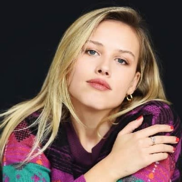 Gracie Dzienny - Bio, Age, Career, Height, Net Worth, Facts