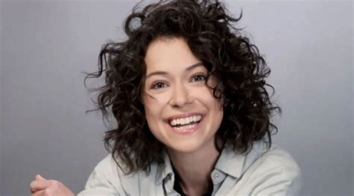 Hallea Jones - Bio, Age, Net Worth, Height, In Relation, Nationality, Career