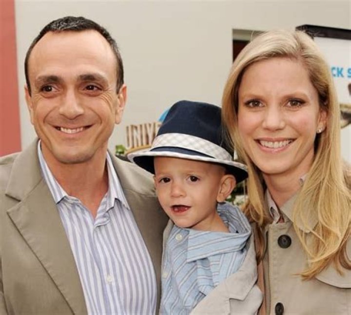 Hank Azaria - Bio, Age, Height, Nationality, Net Worth, Facts
