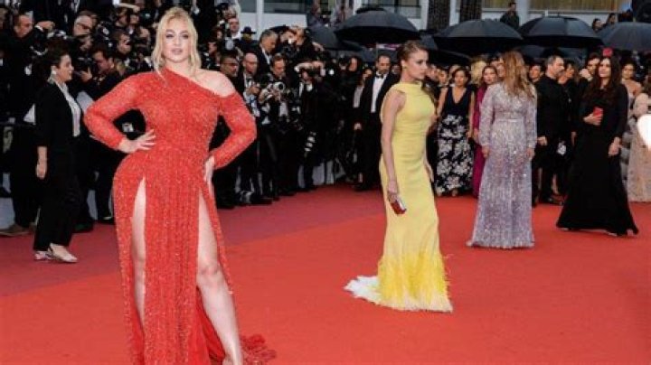 Iskra Lawrence - Bio, Age, Height, Single, Nationality, Body Measurement