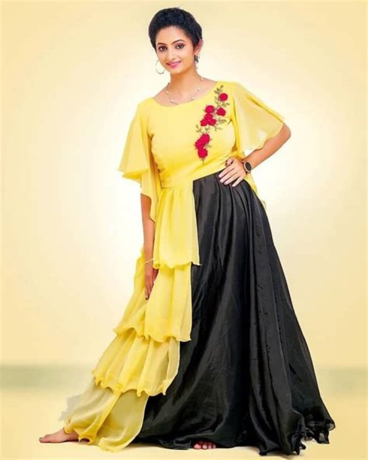 Jordar Sujatha - Bio, Age, Net Worth, Height, Career, Single, Facts