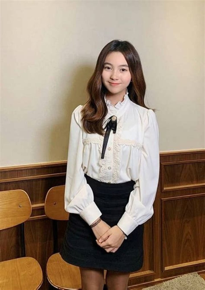 Kal So-won - Height, Bio, Career, Single, Age, Net Worth, Facts