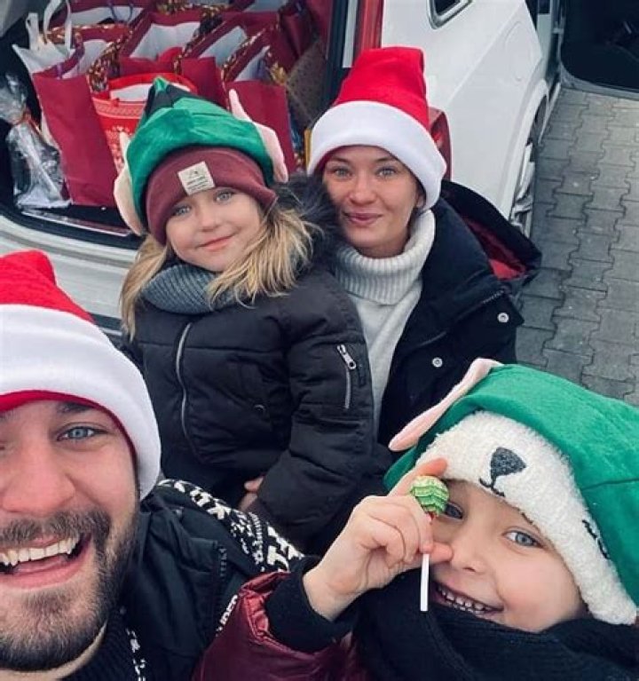 Karolina Kowalkiewicz - Bio, Age, Net Worth, Height, Married, Nationality, Body Measurement, Career