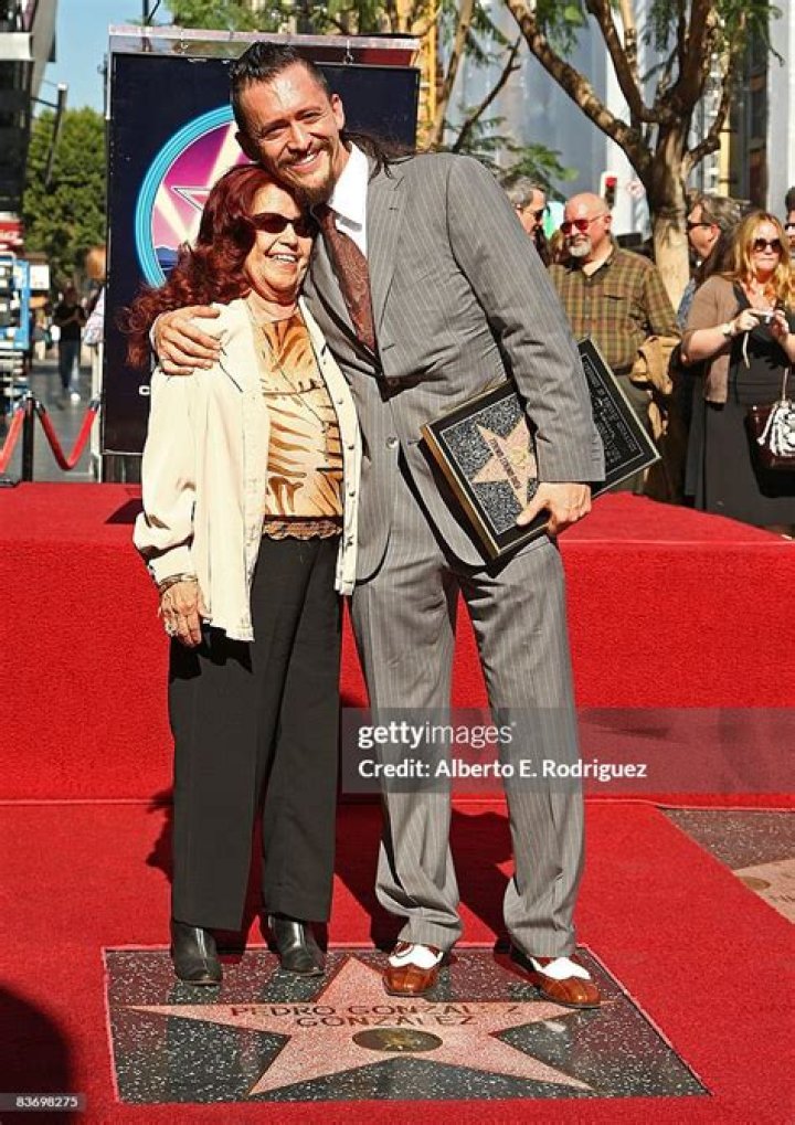 Leandra K Gonzalez - Bio, Age, Net Worth, Height, Divorce, Nationality, Body Measurement, Career