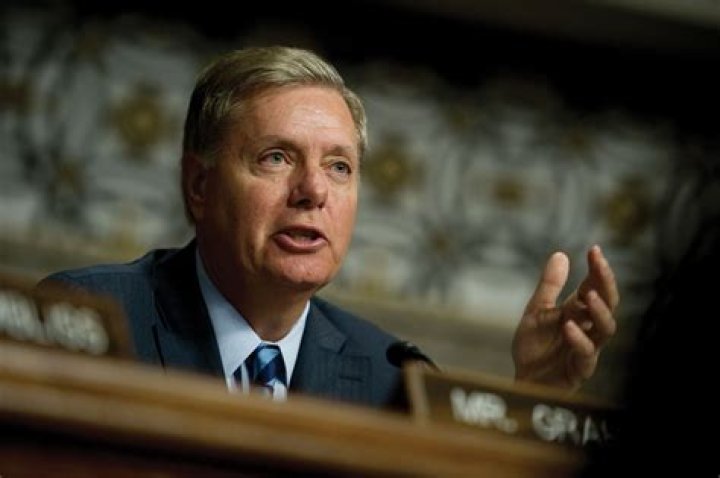 Lindsey Graham - Bio, Age, Net Worth, Height, Single, Nationality, Body Measurement, Career