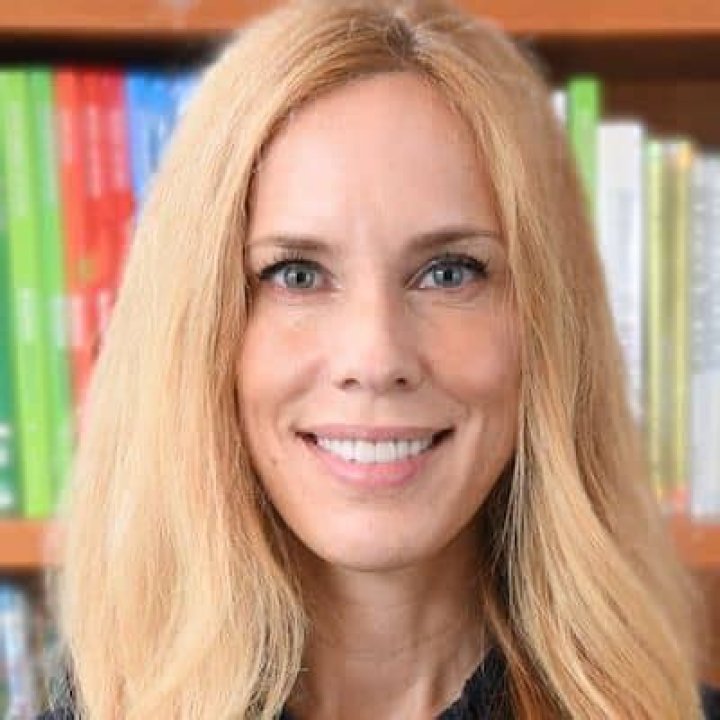 Martha Champlin - Bio, Career, Nationality, Height, Married, Facts