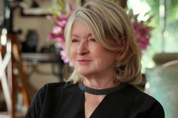 Martha Stewart - Bio, Age, Height, Single, Nationality, Career, Instagram