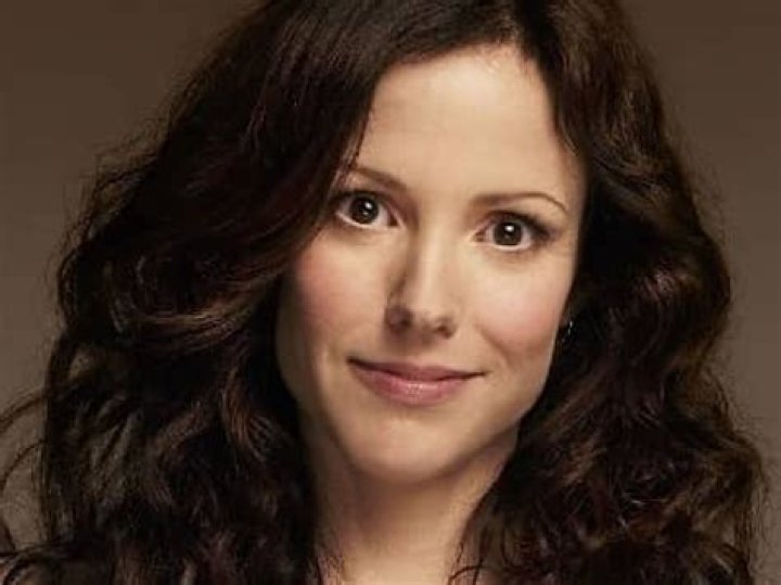 Mary Louise Parker - Bio, Age, Net Worth, Height, Single, Nationality, Body Measurement, Career