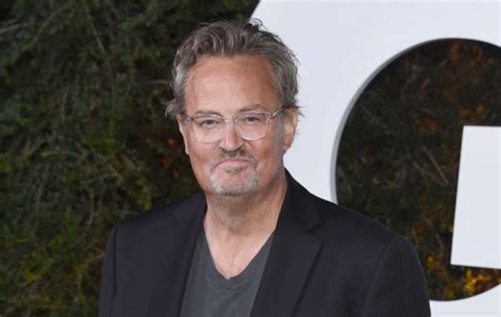 Matthew Perry - Bio, Age, Net Worth, Single, Nationality, Career