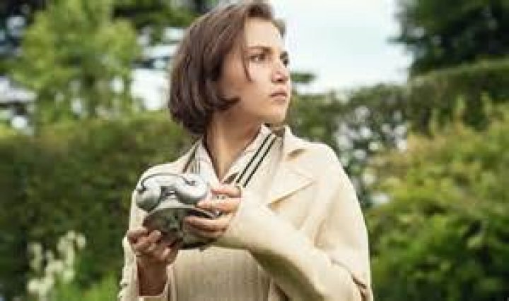 Mia McKenna-Bruce - Bio, Age, Net Worth, Height, Nationality, Career