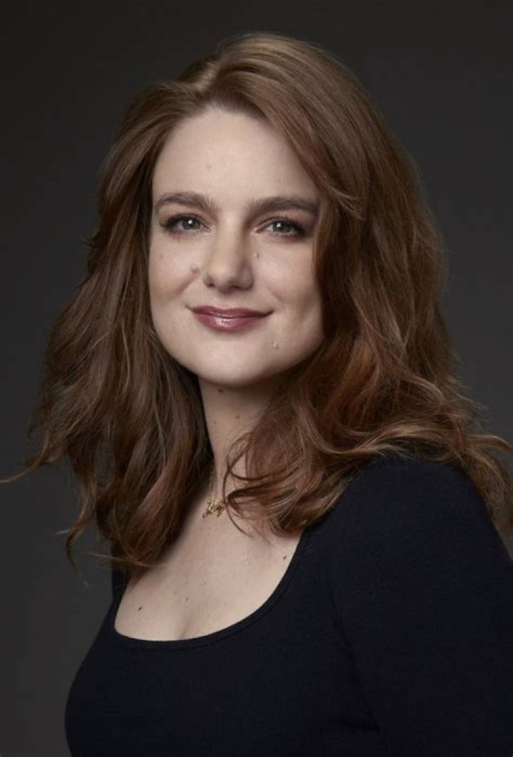 Mikki Padilla - Bio, Age, Net Worth, Single, Nationality, Body Measurement
