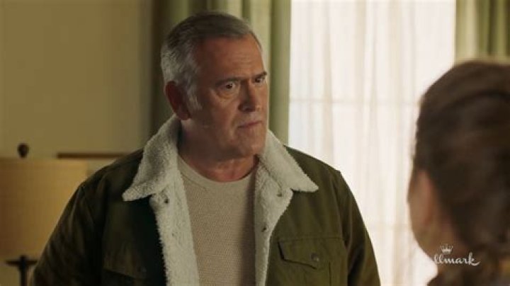 Moira Kelly - Bio, Age, Net Worth, Height, Career, Facts