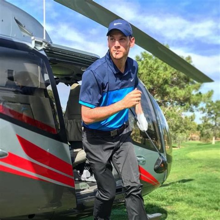 Óscar Morales - Bio, Age, Single, Nationality, Body Measurement, Career