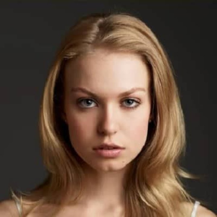 Penelope Mitchell - Age, Net Worth, Height, Bio, Career, Facts
