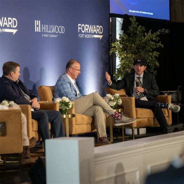 Phillip Sarofim - Bio, Age, Net Worth, Height, Single, Nationality, Body Measurement, Career