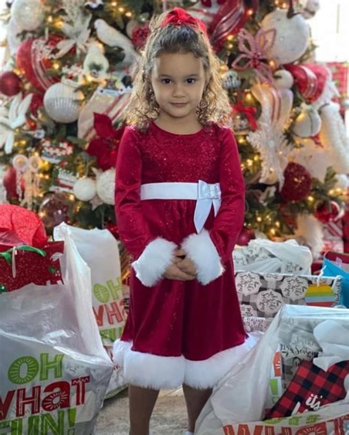 Prianna Lee Pierce - Bio, Age, Single, Nationality, Body Measurement, Career