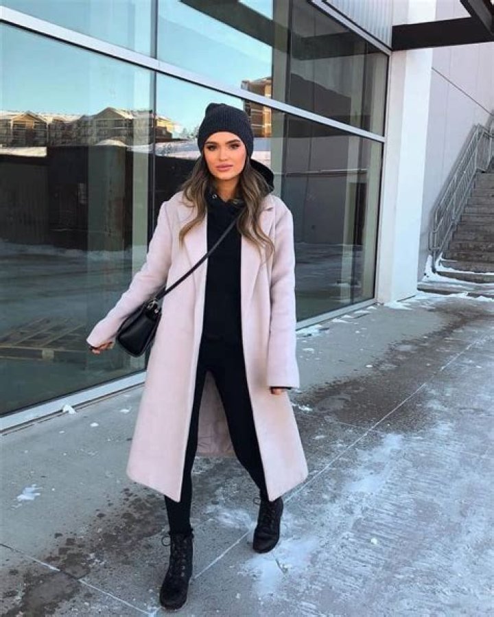 Rhaea Estelle - Bio, Career, Age, Net Worth, Nationality, Facts