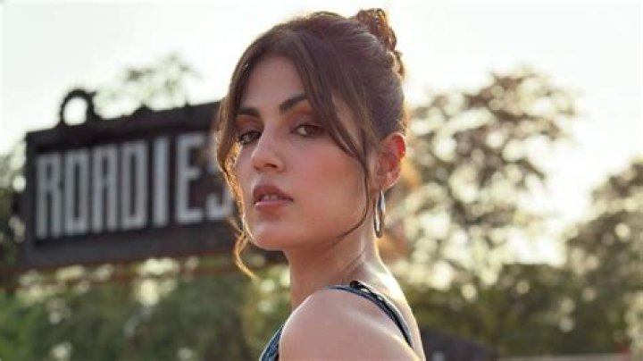 Rhea Chakraborty - Bio, Age, Net Worth, Height, Nationality, Career, Wiki