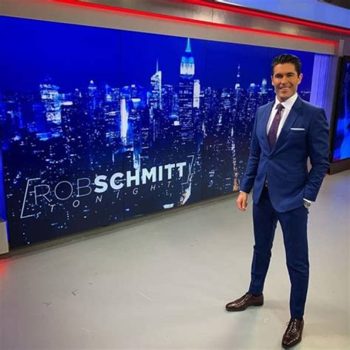 Rob Schmitt - Bio, Age, Net Worth, Salary, Height, Single, Nationality, Body Measurement, Career