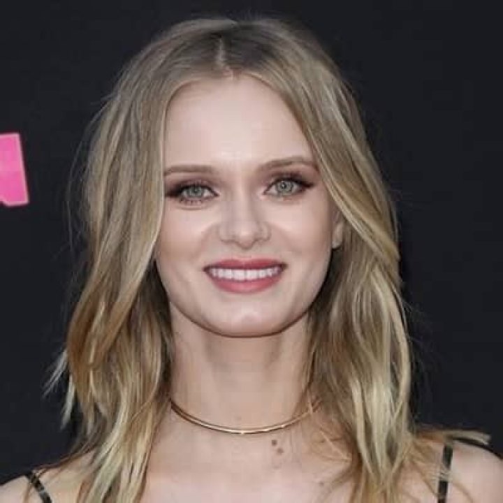 Sara Paxton - Bio, Age, Height, Nationality, Net Worth, Facts
