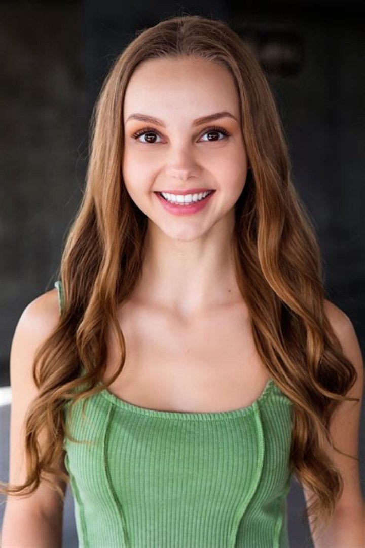 Savannah Lee May - Bio, Age, Height, Net Worth, Facts, Nationality