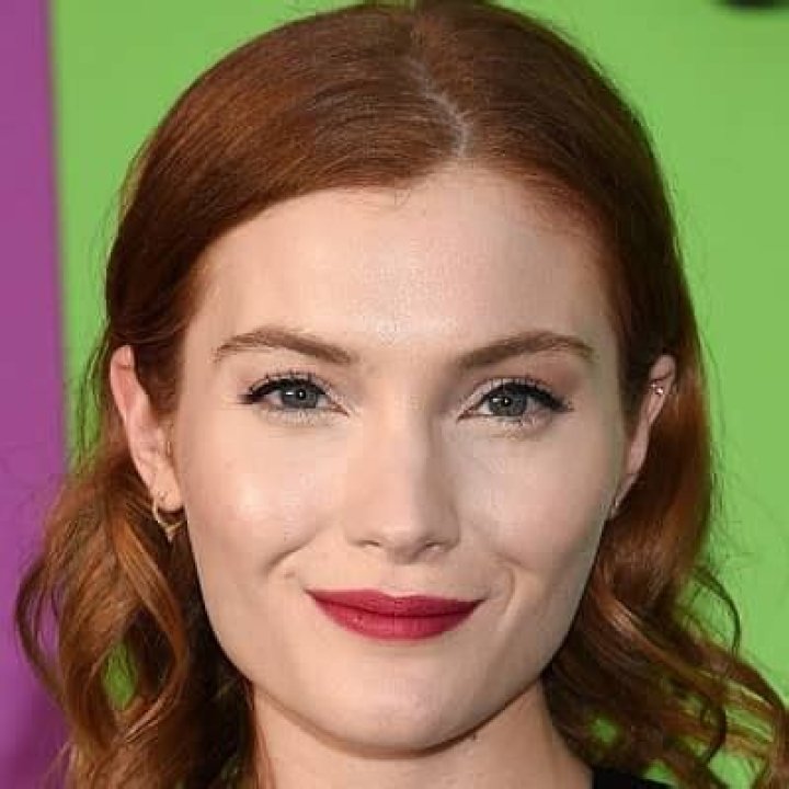 Skyler Samuels - Bio, Age, Height, Net Worth, Facts, Nationality