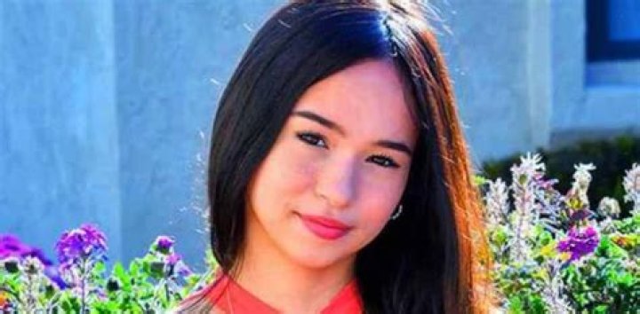 Sofia Oxenham - Bio, Age, Career, Net Worth, Height, Facts