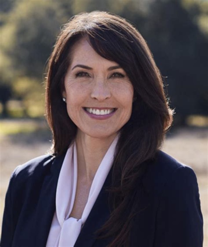 Susan Schneider Williams - Bio, Age, Net Worth, Height, Widow, Nationality, Body Measurement, Career