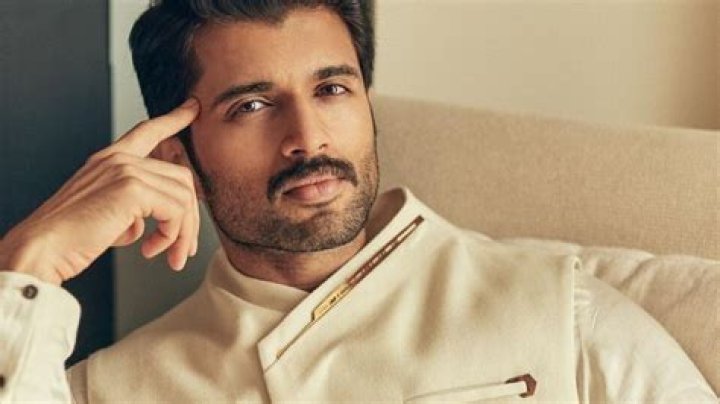 Vijay Devarakonda - Bio, Age, Net Worth, Single, Nationality, Career, Wiki