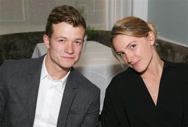wife of Ed Speleers – Biography Mask