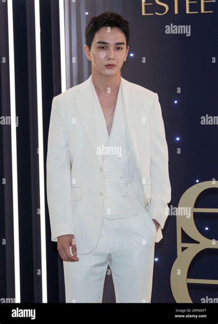Yoo Seung-ho - Bio, Age, Net Worth, Height, Single, Nationality, Body Measurement, Career